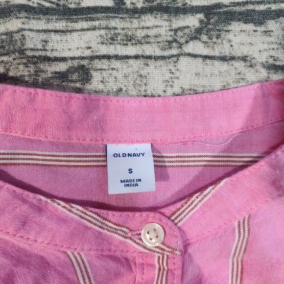 Old Navy Women's Striped Swing Button Down Top - Picture 2 of 3